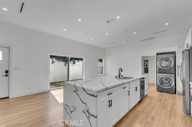 Detail Gallery Image 11 of 26 For 22716 Schoolcraft St, West Hills,  CA 91307 - 2 Beds | 2 Baths