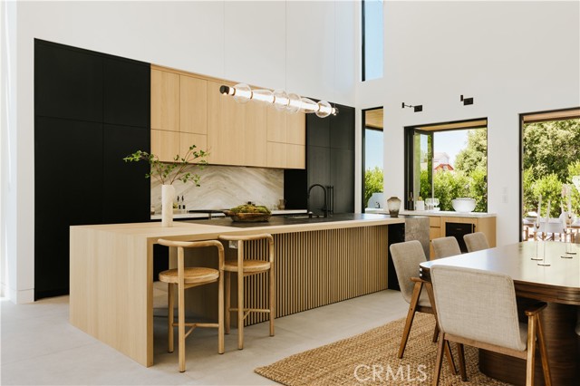 Detail Gallery Image 7 of 24 For 2321 Mesa Dr, Newport Beach,  CA 92660 - 5 Beds | 4/1 Baths