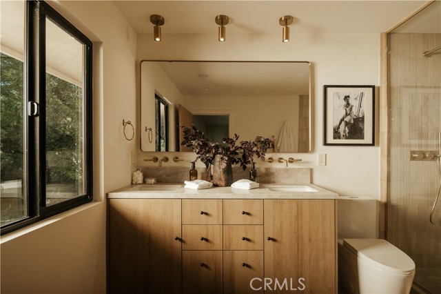 Detail Gallery Image 21 of 37 For 5557 Franrivers Ave, Woodland Hills,  CA 91367 - 4 Beds | 2/1 Baths