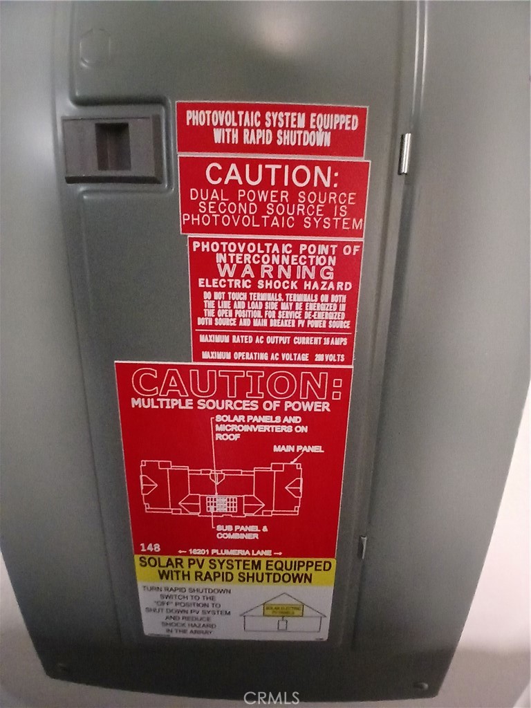 https://media.crmls.org/medias/2cb690a4-b97a-491f-8f9e-85a4b19eca27.jpg?preset=X-Large
