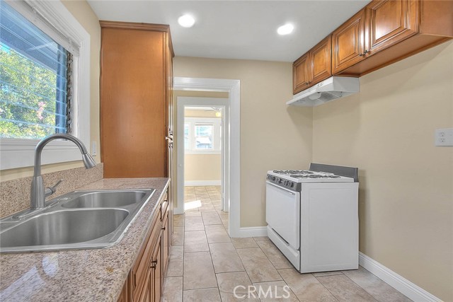 656 E Columbia, Pomona CA: https://media.crmls.org/medias/2cb72197-9a10-4b1e-a6de-b401279662ef.jpg