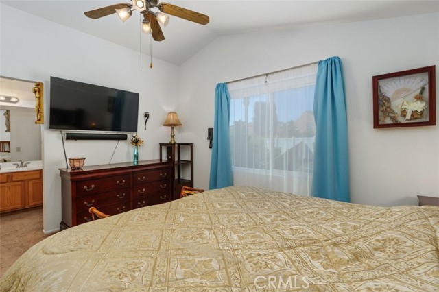 43025 Corte Salamanca, Temecula CA: https://media.crmls.org/medias/2cb78ba2-c8be-4055-a255-d38bfa47fedd.jpg