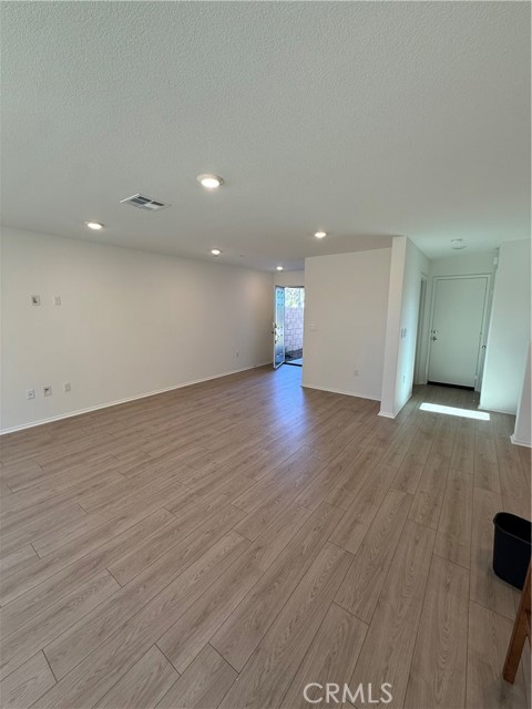 Detail Gallery Image 4 of 13 For 14001 Carina, Moreno Valley,  CA 92555 - 4 Beds | 2/1 Baths