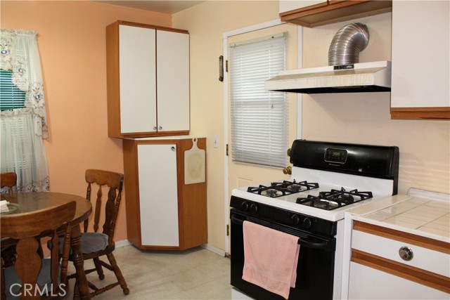 14430 Dinard Avenue, Norwalk CA: https://media.crmls.org/medias/2cb8f901-01d2-4214-a151-416c098dedd4.jpg
