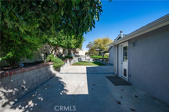 1546 Deodora Street photo 30