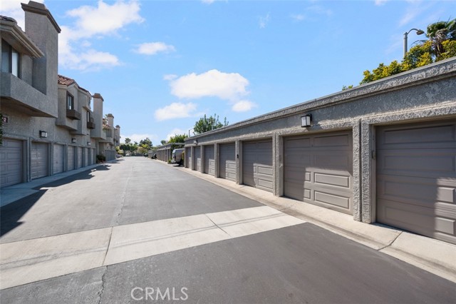 4822 Tiara, Huntington Beach CA: https://media.crmls.org/medias/2cbae056-fbf8-40b8-817e-4bbd715e9847.jpg