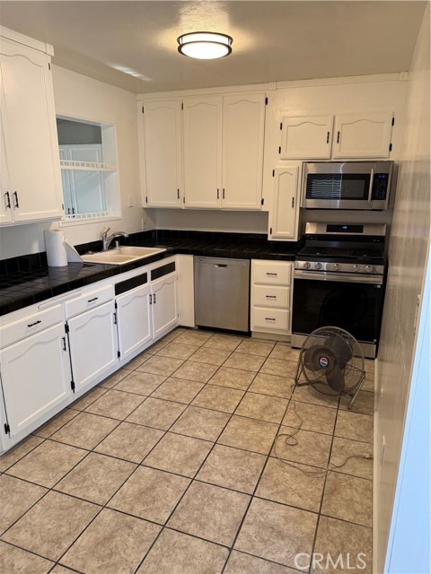 4032 LE SAGE Street, Lynwood CA: https://media.crmls.org/medias/2cbbb2ab-86fb-4941-ac9f-fec8b233bc44.jpg
