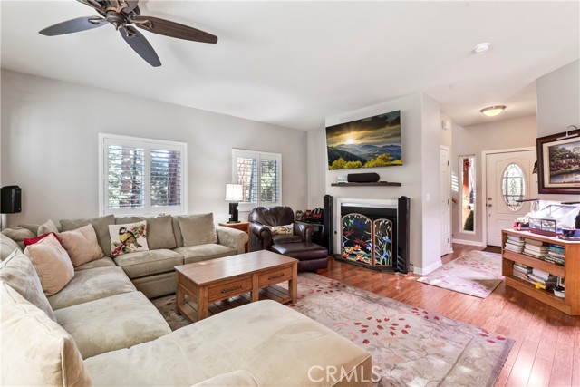 Detail Gallery Image 7 of 35 For 2313 Spring Oak, Running Springs,  CA 92382 - 3 Beds | 2/1 Baths