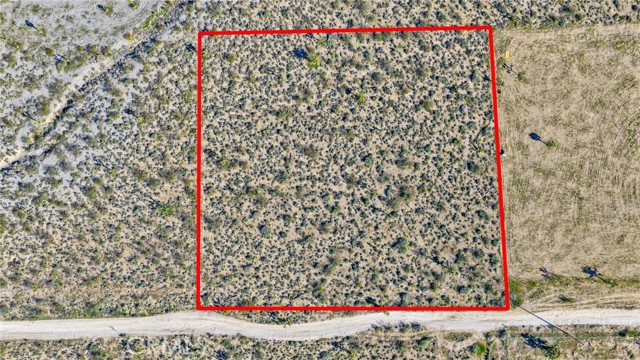 Detail Gallery Image 2 of 14 For 11982 Redwood Rd, Pinon Hills,  CA 92372 - – Beds | – Baths