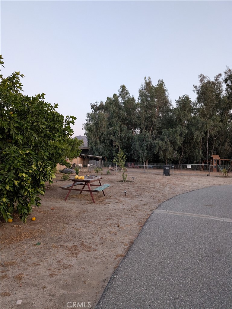 https://media.crmls.org/medias/2cbcab87-e154-4509-bc6b-d1ef0c0e74fb.jpg?preset=X-Large