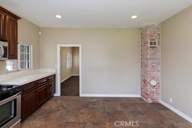 1350 E Chase Drive, Corona CA: https://media.crmls.org/medias/2cbd0c53-39c1-449e-92b5-5fea13631556.jpg