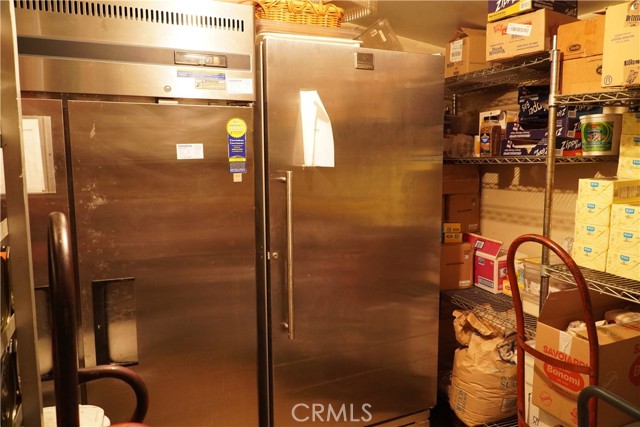 124 E Lincoln Ave, Orange CA: https://media.crmls.org/medias/2cbe0306-11f7-4537-926d-694e997beff8.jpg