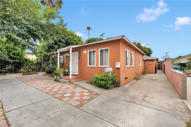 470 E Home Street, Long Beach CA: https://media.crmls.org/medias/2cbe0795-68c9-474e-8e24-979eba2186e4.jpg