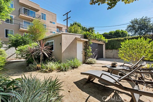 Detail Gallery Image 24 of 36 For 14627 Killion St, Sherman Oaks,  CA 91411 - 2 Beds | 2 Baths