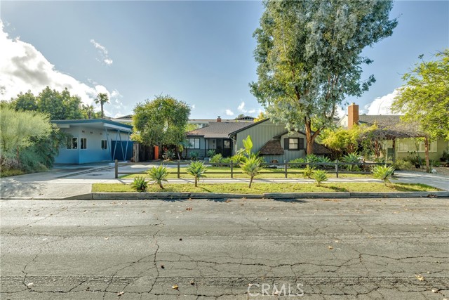 Detail Gallery Image 3 of 29 For 5425 Halbrent, Sherman Oaks,  CA 91411 - 3 Beds | 2 Baths