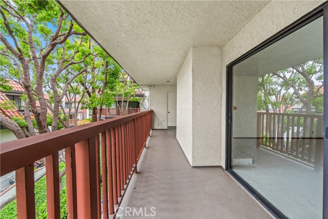 6222 Riviera Circle, Long Beach CA: https://media.crmls.org/medias/2cbecf60-8008-4217-bdca-fdedfd9bfef2.jpg