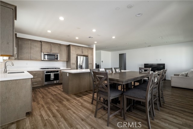 Detail Gallery Image 13 of 45 For 29526 Woodcreek Trl, Winchester,  CA 92596 - 5 Beds | 4 Baths