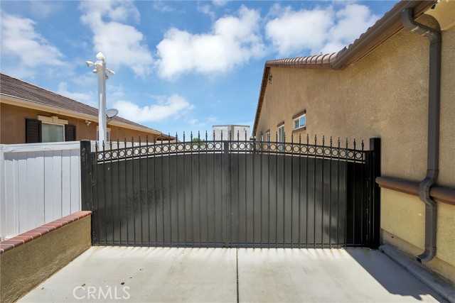 Image 3 for 1635 Whitlatch Dr, Lancaster, CA 93535