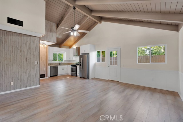 23550 Lake Drive, Crestline CA: https://media.crmls.org/medias/2cc1a7ff-29a6-499a-b8ee-59067b2fb361.jpg