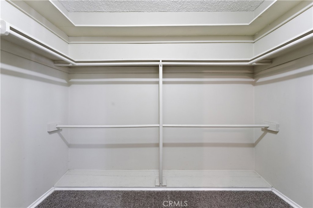 https://media.crmls.org/medias/2cc1ef33-003a-4487-9607-fe6ae582b933.jpg?preset=X-Large