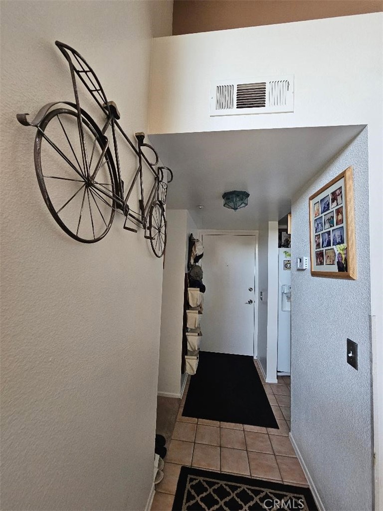 https://media.crmls.org/medias/2cc1f5ba-c141-4761-b2ad-c63ccf227790.jpg?preset=X-Large