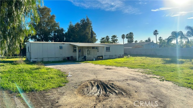 Detail Gallery Image 8 of 10 For 21835 Martin St, Perris,  CA 92570 - 3 Beds | 2 Baths