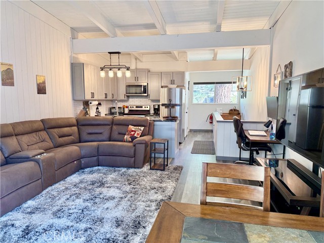 24 Tyrol Lane, Mammoth Lakes CA: https://media.crmls.org/medias/2cc2f625-6d25-45ec-910f-1960ffbcdd2a.jpg