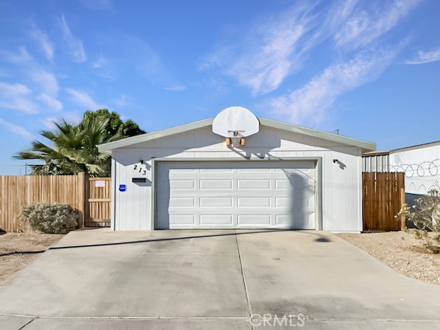 Detail Gallery Image 1 of 1 For 213 S 3rd St, Blythe,  CA 92225 - 3 Beds | 2 Baths