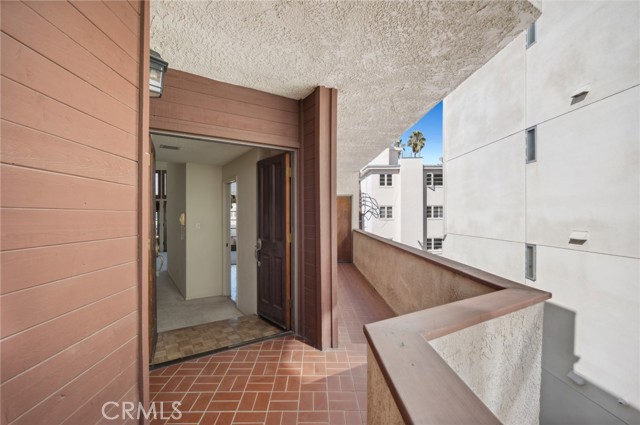 Detail Gallery Image 22 of 27 For 11845 Mayfield Ave #303,  Los Angeles,  CA 90049 - 2 Beds | 3 Baths