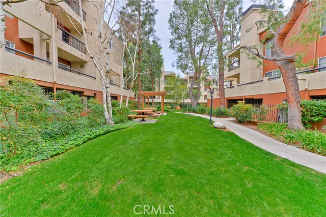 Detail Gallery Image 23 of 30 For 5510 Owensmouth Ave #109,  Woodland Hills,  CA 91367 - 2 Beds | 2 Baths
