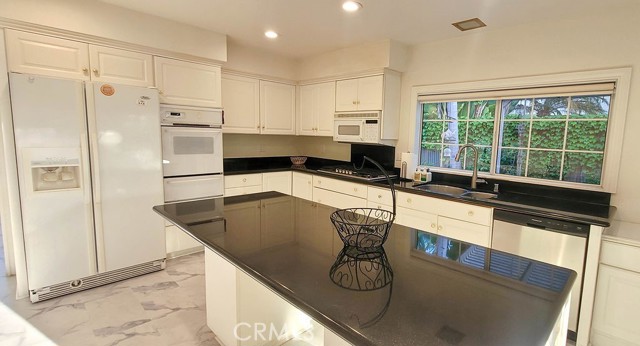 Detail Gallery Image 10 of 38 For 42 Almond Tree Ln, Irvine,  CA 92612 - 3 Beds | 2 Baths