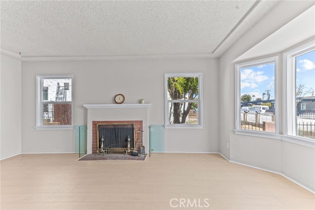 1357 Amalia Avenue, Los Angeles CA: https://media.crmls.org/medias/2cc49183-3c1f-4b65-b9ce-278e302ce05a.jpg