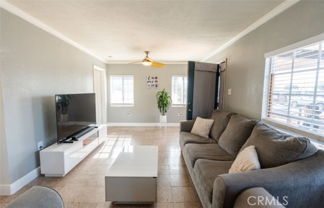 Detail Gallery Image 7 of 16 For 1390 Gundry Ave, Long Beach,  CA 90813 - 1 Beds | 1 Baths