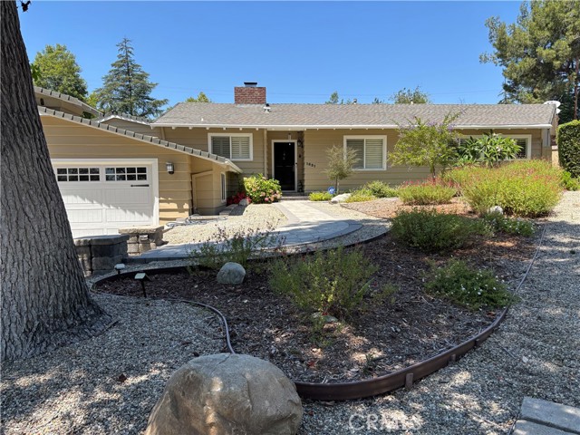 1631 Leycross Drive, La Canada Flintridge CA: https://media.crmls.org/medias/2cc4f8ec-198c-4d55-9681-cd1afa0f003e.jpg