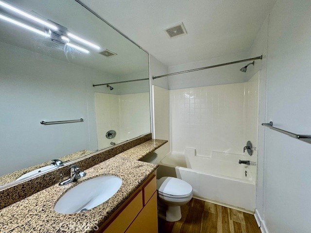 Detail Gallery Image 12 of 20 For 160 S Hudson Ave #202,  Pasadena,  CA 91101 - 2 Beds | 2 Baths