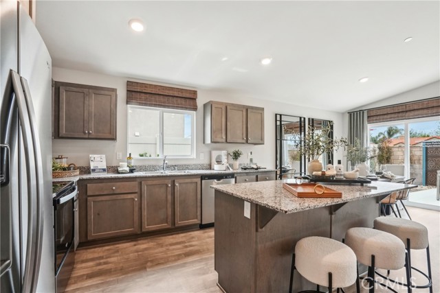 Detail Gallery Image 4 of 9 For 426 Ivy Crest Dr, San Jacinto,  CA 92582 - 4 Beds | 3 Baths