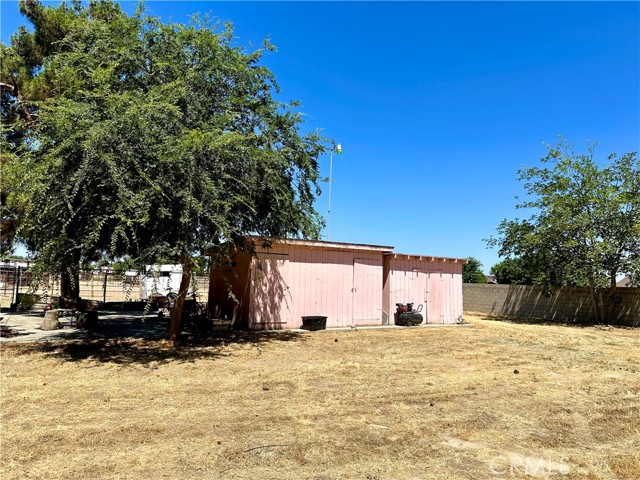 644 Whittendale Street, Bakersfield CA: https://media.crmls.org/medias/2cc76ba7-68cf-469f-8daf-6685b9d86367.jpg