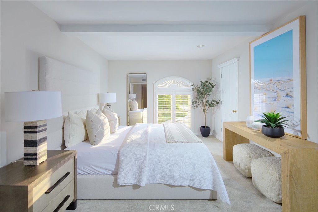 https://media.crmls.org/medias/2cc812d0-2cad-4704-951c-839bcb91453e.jpg?preset=X-Large