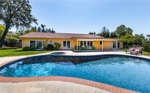 Detail Gallery Image 28 of 38 For 645 Alta Loma Dr, Redlands,  CA 92373 - 4 Beds | 2 Baths