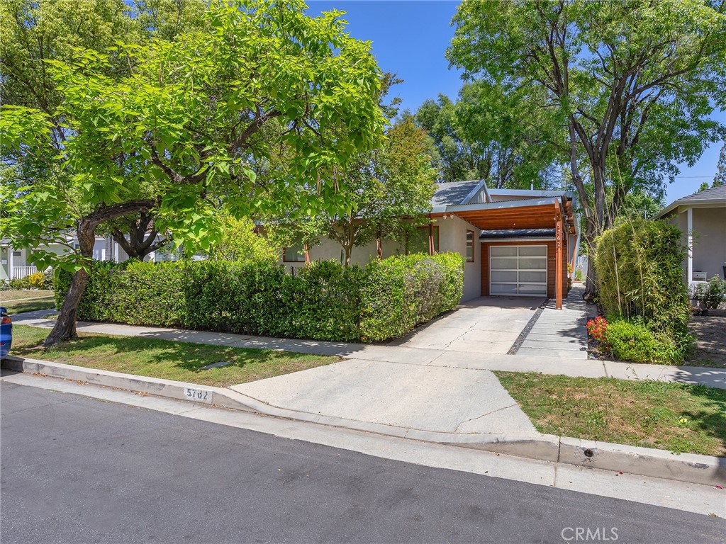 5762 Andasol Avenue