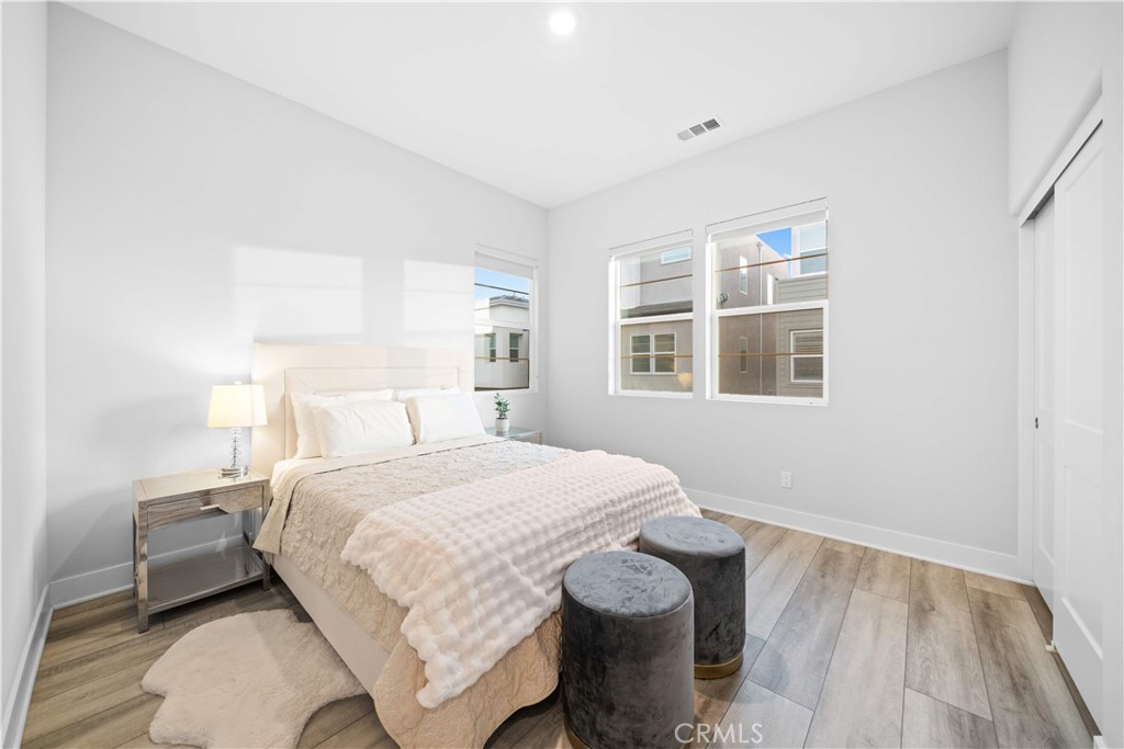 MLS #OC25272346 image #24