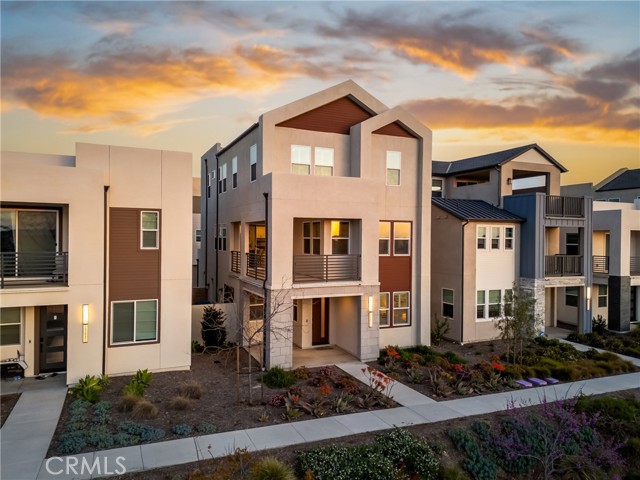 Detail Gallery Image 1 of 30 For 121 Biome, Irvine,  CA 92618 - 4 Beds | 3/1 Baths