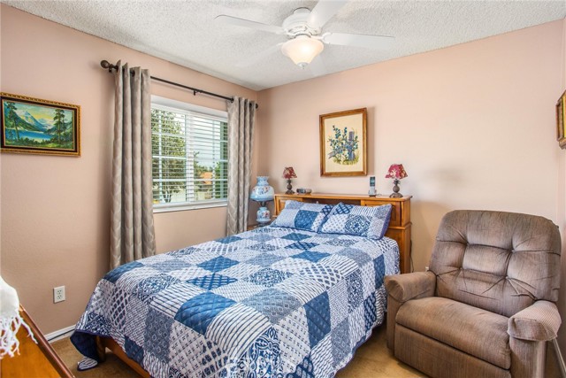 100 Waters Court, Redlands CA: https://media.crmls.org/medias/2ccb2e99-4711-4a84-b515-8fd5d1833463.jpg