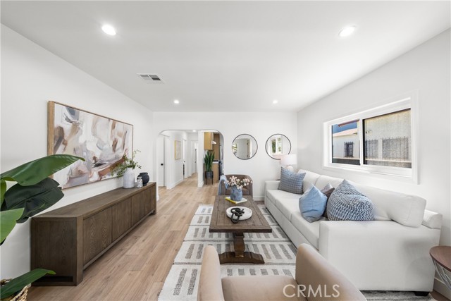 Detail Gallery Image 6 of 44 For 2306 Elmgrove, Los Angeles,  CA 90031 - 4 Beds | 3 Baths