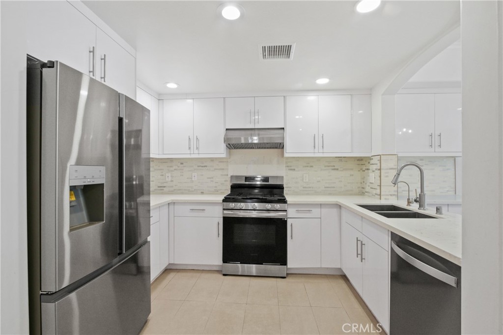1598 Long Beach Boulevard #207