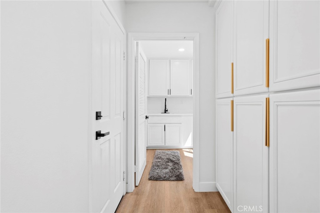 https://media.crmls.org/medias/2cccc4e8-1608-4a71-9b48-8a57ea5e17d1.jpg?preset=X-Large