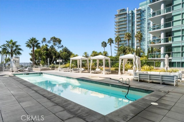 13600 Marina Pointe Dr., Marina del Rey CA: https://media.crmls.org/medias/2cccee58-f4c0-46f1-8a34-8ebd028f0f21.jpg