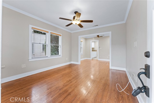 Detail Gallery Image 7 of 21 For 219 N Center St, Orange,  CA 92866 - 2 Beds | 2 Baths