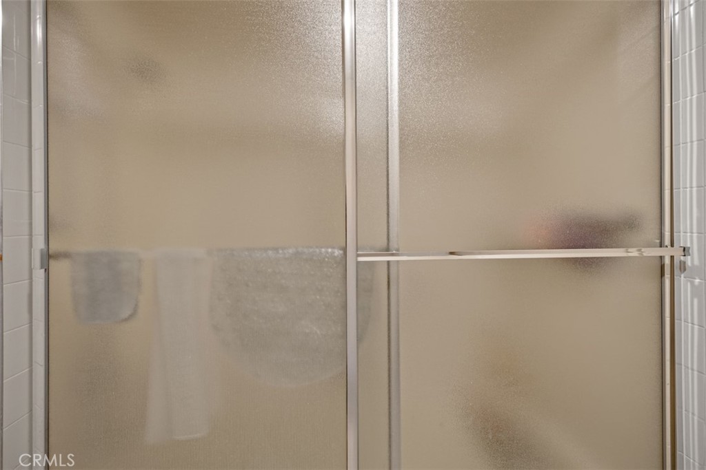https://media.crmls.org/medias/2cce488f-87af-43ed-8f9d-f117f135be6c.jpg?preset=X-Large
