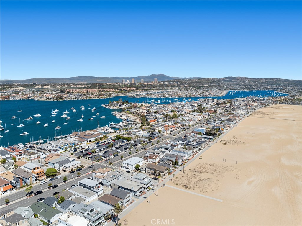 https://media.crmls.org/medias/2cce9bb5-b69a-4a67-81b5-507a86873481.jpg?preset=X-Large